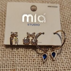 🔥3 For 10🔥 Mia Studio Gold and Blue Earring Set With 2 Extra Sets Of Charms